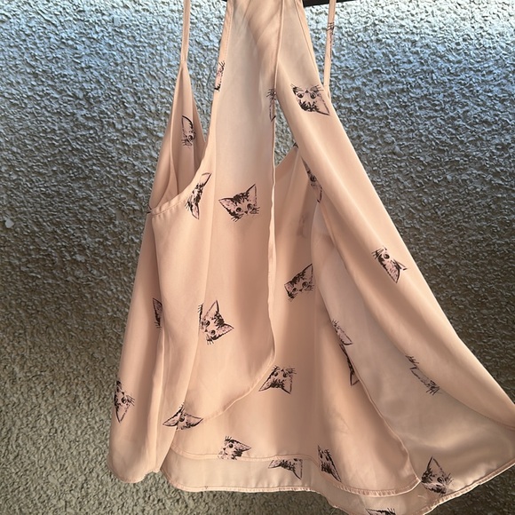 Cute cat shirt! Size M - Picture 3 of 3